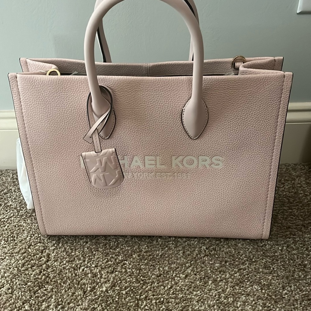 Michael Kors bag- Brand new, without tags but never used!